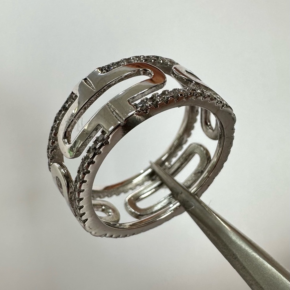 Sterling Silver Openwork Fashion Ring in Silver